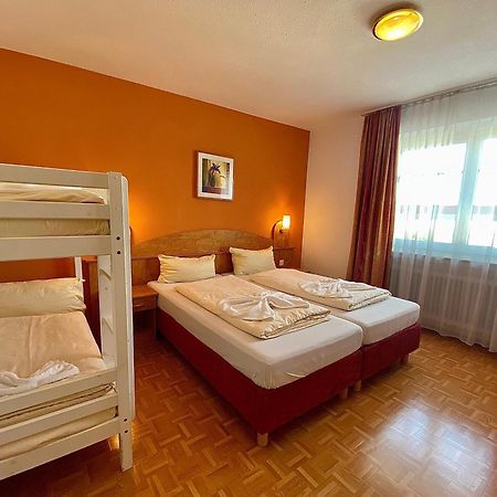 Hotel Gasthof Rose Gunzburg Bagian luar foto