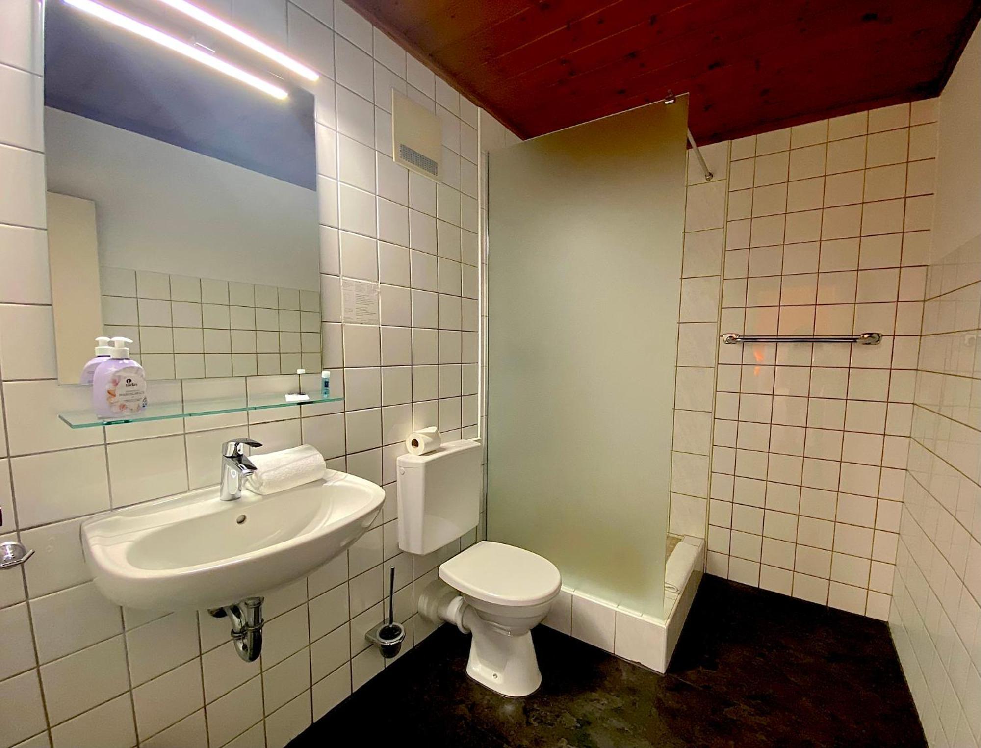 Hotel Gasthof Rose Gunzburg Bagian luar foto