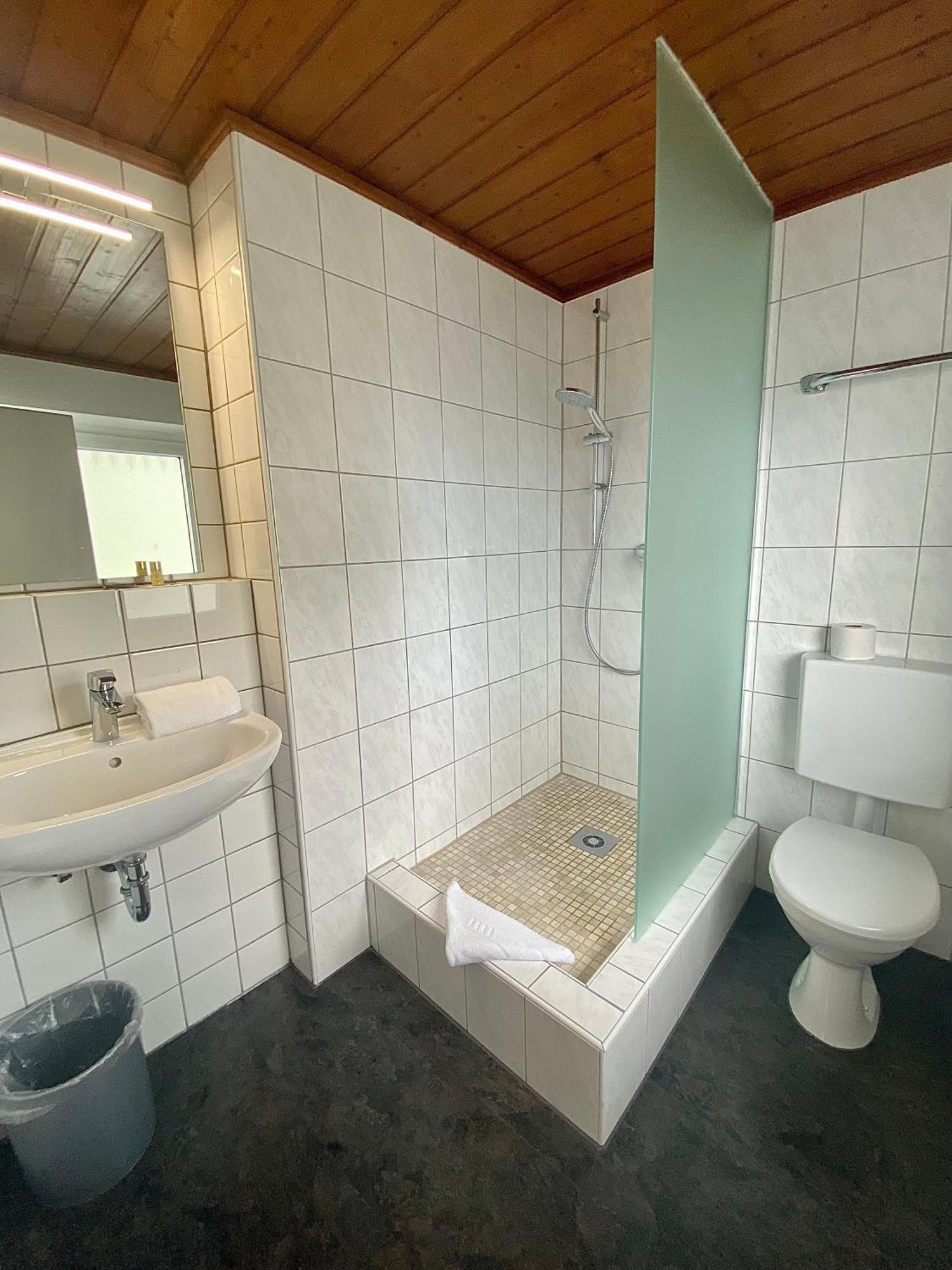 Hotel Gasthof Rose Gunzburg Bagian luar foto